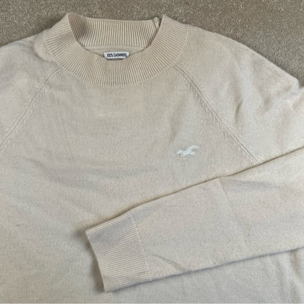 Hollister Cashmere Sweater Cream Mock Neck Comfy Soft *Defect Junior Medium